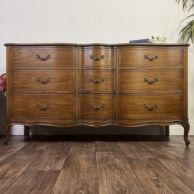 French Provincial French Provincial Vintage Drexel Bordeaux 9-Drawer Serpentine Lowboy Dresser For Sale - Image 3 of 14