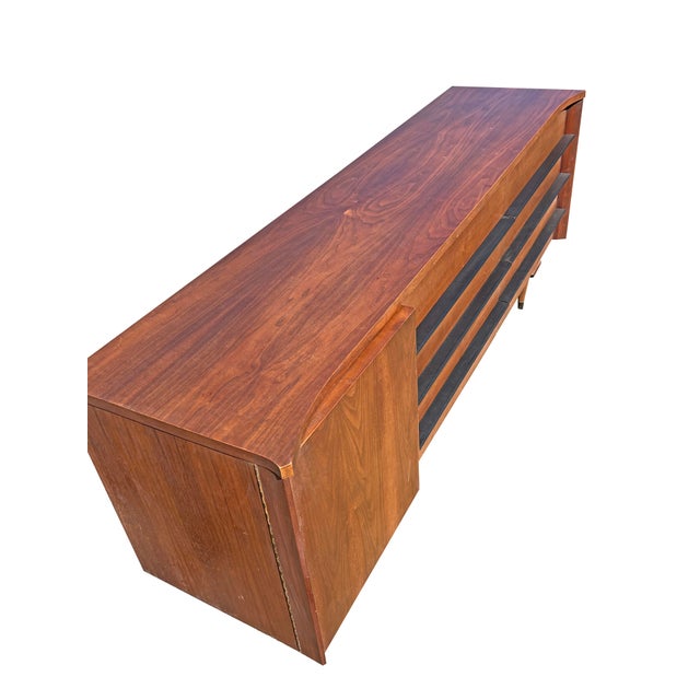 Vintage Mid Century Modern Long Dresser or Credenza by American of Martinsville For Sale - Image 11 of 14