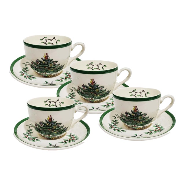 1980s Traditional Spode Christmas Tree Pattern Flat Cups & Saucers - Set of 4 For Sale