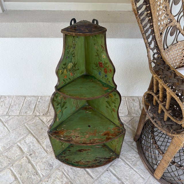 19th Century European Hand Painted Green Wooden Corner Wall Shelf With Floral Motifs For Sale In New York - Image 6 of 12