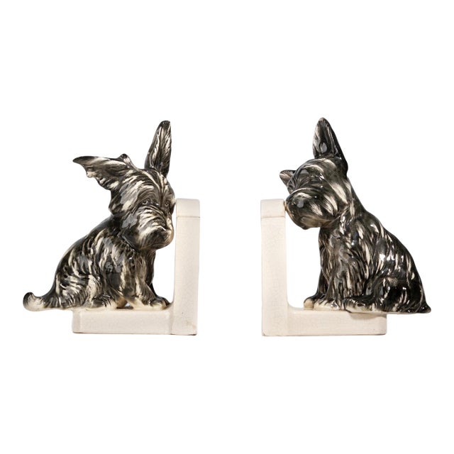 Pair of Early 20th Century French Art Déco Painted Ceramic Bookends Shaped Scotch Terrier Dogs For Sale