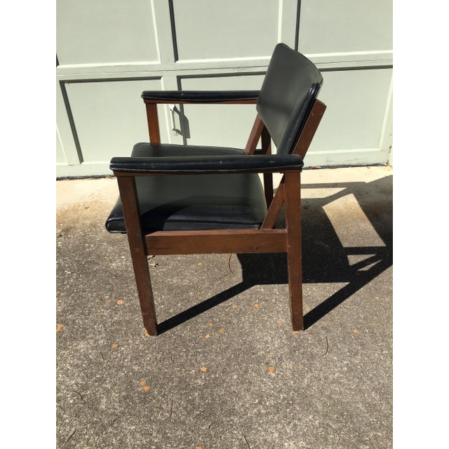 Manufactured by Boling Chair Company out of Silar City, NC for Duke Power. Originally an office chair, this would look...