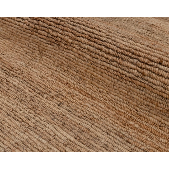 Tan High Quality Hand Knotted Tan Natural Jute Loop Pattern Solid Rug 4x6Ft. For Sale - Image 8 of 12