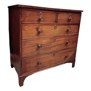 Georgian Chest of Drawers in Mahogany For Sale