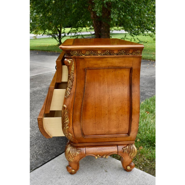 Legacy Carved Pine Chest Bombe French Provincial 3 Drawer Bachelors Chest W/Gold For Sale - Image 13 of 15