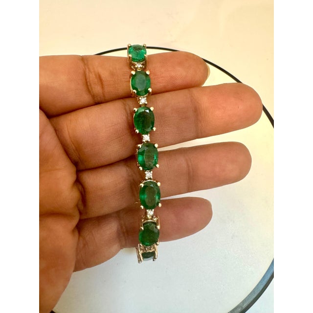 22 Carat Natural Brazilian Emerald & Diamond Tennis Bracelet 14 Kt Yellow Gold For Sale - Image 17 of 18