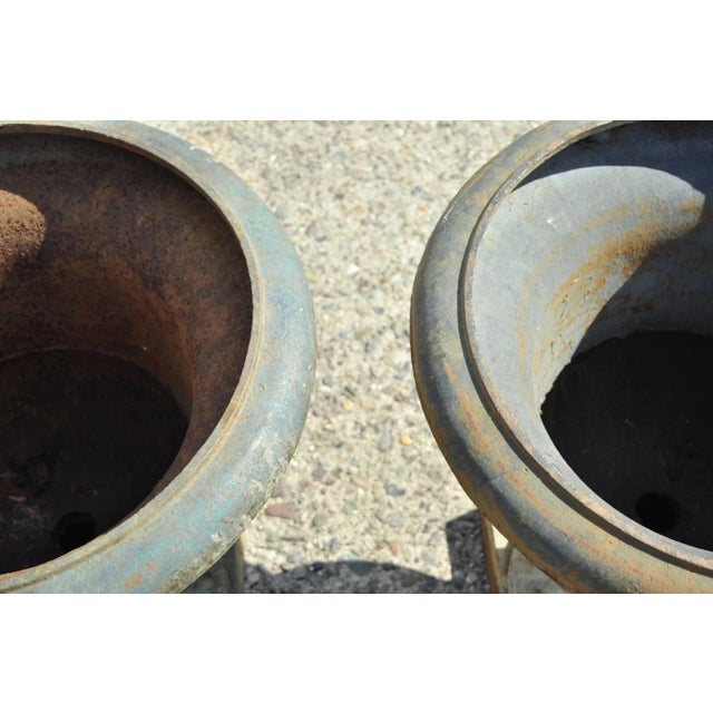 Late 20th Century Late 20th Century French Classical Style Cast Iron 28" Garden Campana Urn Outdoor Planter Pot For Sale - Image 5 of 7