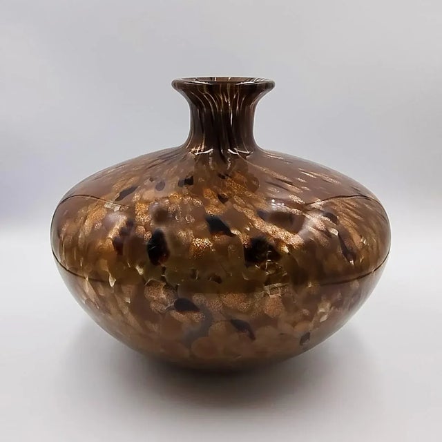 Mid-Century Modern 1960s Gorgeous Vase in Murano Glass. Made in Italy For Sale - Image 3 of 7
