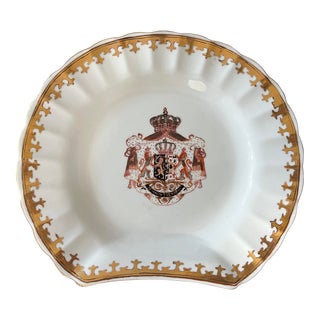 Mid 18th Century Qing Dynasty Armorial Dish for the Discerning Collector For Sale