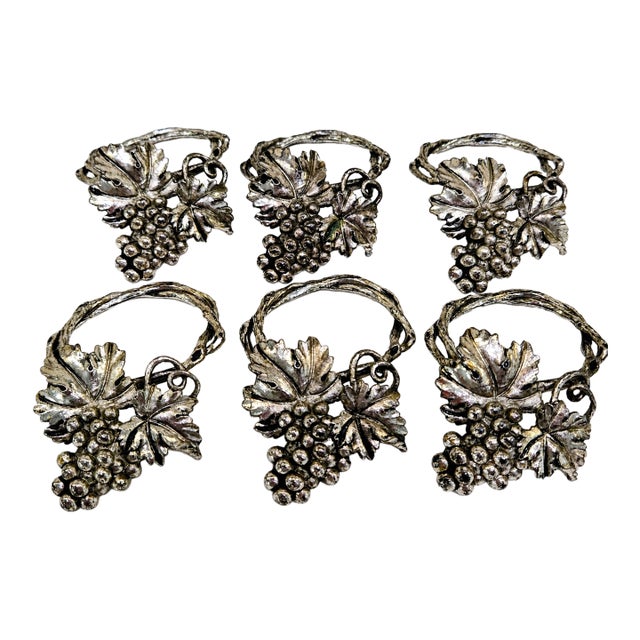 Set of 6 Vintage Arthur Court 1995 Grapevine Napkin Rings – Silver Tone Grape Leaf Vineyard Table Decor For Sale