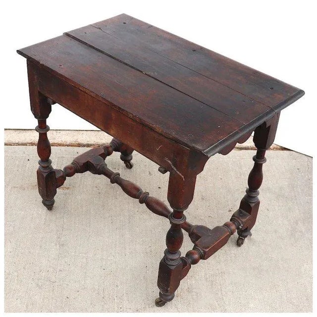 Early 18th Century French Louis Xiv Walnut and Pine One-drawer Side Table For Sale - Image 5 of 12