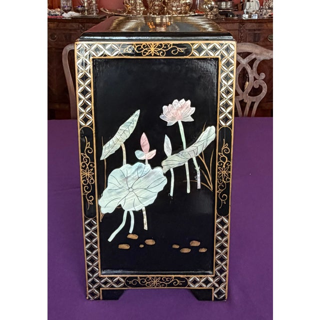 Vintage Chinese Asian Black Lacquer Mop Chinoiserie Table Top Cabinet For Sale In Minneapolis - Image 6 of 12