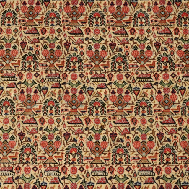 Middle Eastern Kum Rug in Wool For Sale - Image 4 of 8