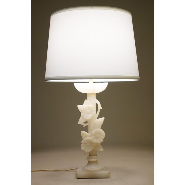 Neoclassical 1930s Neoclassical Floral Column Carved Alabaster Marble Brass Table Lamp For Sale - Image 3 of 10