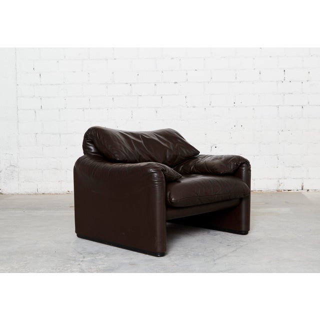 1980s Set of Leather Maralunga Lounge Chair and Ottoman by Vico Magistretti for Cassina, 1980s For Sale - Image 5 of 18