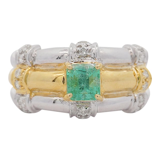 1 Carat Square Cut Emerald and Diamond Platinum & 18k Gold Ribbed Ring Size 8 For Sale