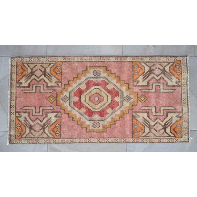 1970s 1970s Entryway Rug, Bath Mat, Kitchen Decor, Small Rug, Turkish Rug, Doormat 1'6" X 3'1" For Sale - Image 5 of 12