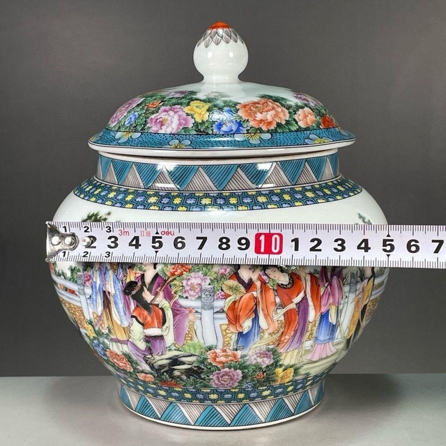 20th Century Chinese Famille Rose Porcelain Ginger Jar With Court Ladies - 7.5" H X 5.9" W For Sale In Los Angeles - Image 6 of 9