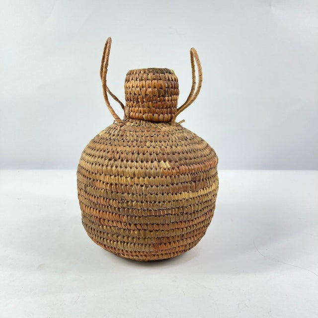 Early 20th Century Ndebele Lidded Basket MATTER COLLECTION For Sale In Denver - Image 6 of 8