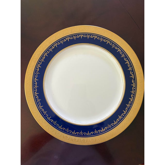 Aynsley Georgian Cobalt Dinner Dishes, England, Late 20th Century, Fit for an Embassy For Sale In Washington DC - Image 6 of 15