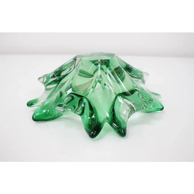 1960s Czech Art Glass Bowl by Josef Hospodka for Chribska Glassworks, 1960s For Sale - Image 5 of 7