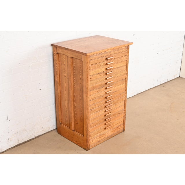 Globe Wernicke Antique Arts & Crafts Oak 16-Drawer Architect's Blueprint Flat File Cabinet, Circa 1900 For Sale - Image 4 of 11