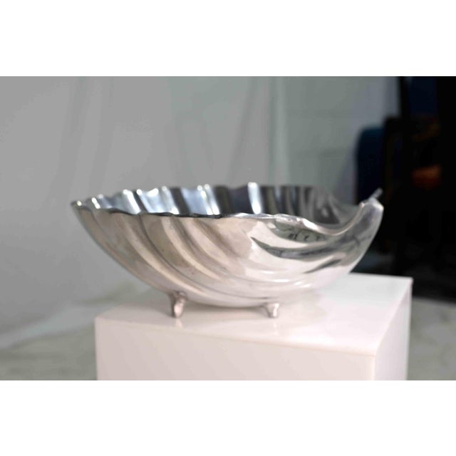 This handsink sized clamshell will add some natural glint to your fresh coastal interior. Bathroom, entryway, bedroom, or...