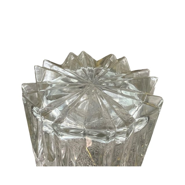 1970s Vintage Set of 8 Whiskey & Scotch Old Fashion Drinking Bar Glasses Gold Rim For Sale - Image 5 of 9