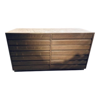 1950s Sligh “Cross Country” 8-Drawer Mid-Century Dresser – Grand Rapids Chair Co. For Sale