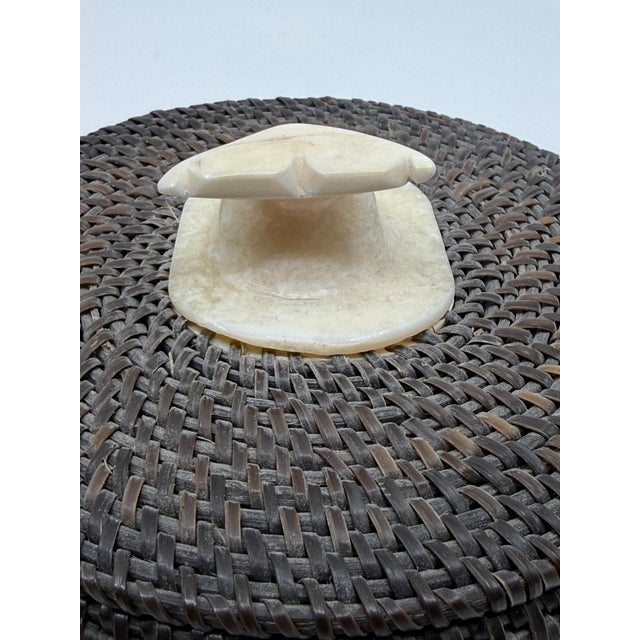 1978 Inuit Joe Sikvayugak Baleen and Carved Bone Basket For Sale - Image 12 of 16