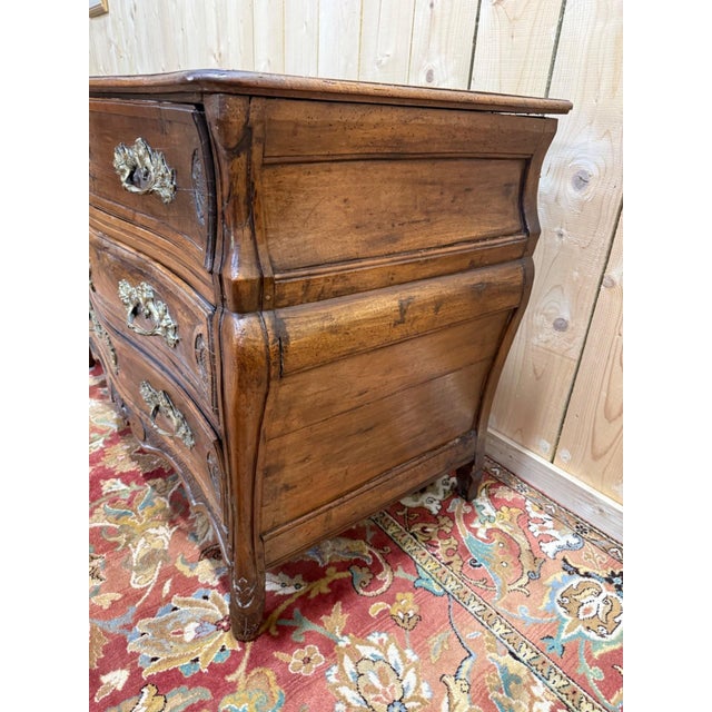 Regency Chest of Drawers in Walnut with Chiseled Gilt Bronze Mounts For Sale - Image 6 of 10