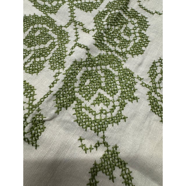 French Linen Hand Embroidered Table Cloth For Sale In Miami - Image 6 of 6