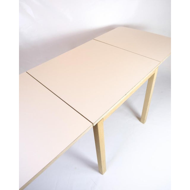 Model 517 Flap Table in Oak with White Laminate Top For Sale - Image 4 of 13