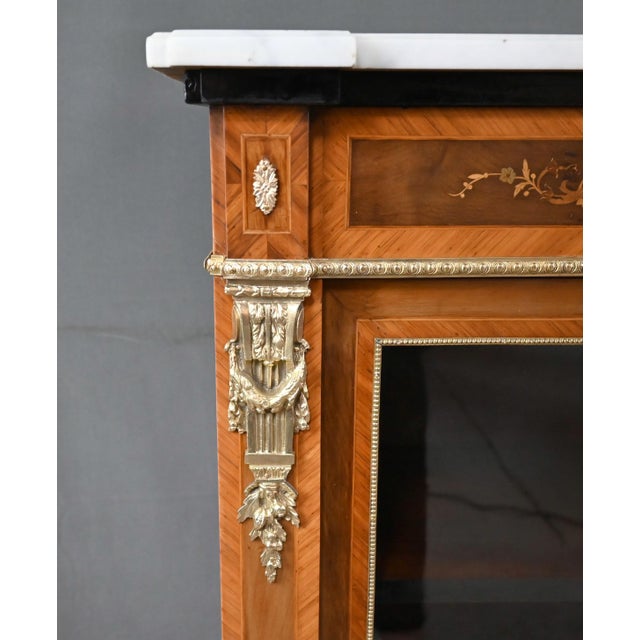 Brown Late 19th Century Napoleon III Marquetry Display Cabinet For Sale - Image 8 of 18