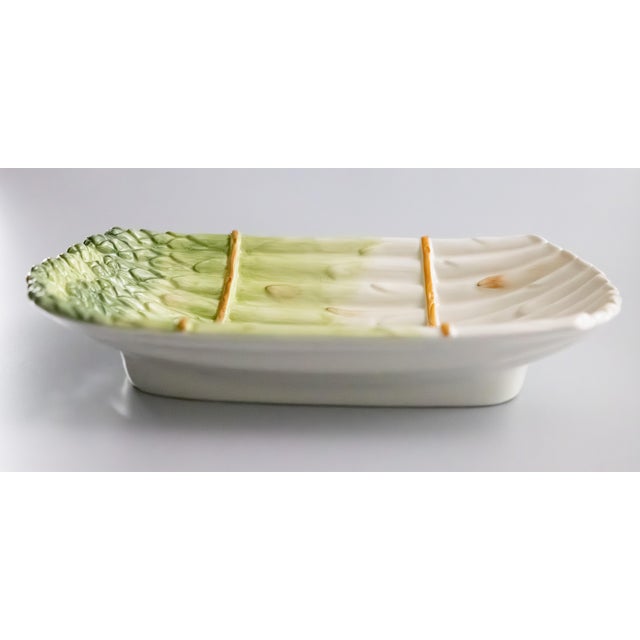 A lovely vintage Italian majolica trompe l'oeil green asparagus footed dish, platter, or bowl. Marked "Italy" on reverse....