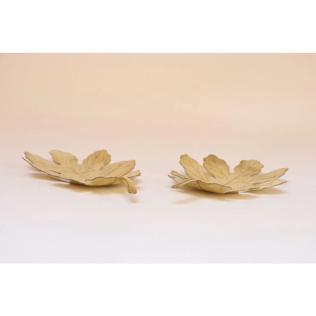 1970s Pair of Vintage Hollywood Regency-Style Brass Leaf Catchalls / Decorative Dishes For Sale - Image 5 of 17