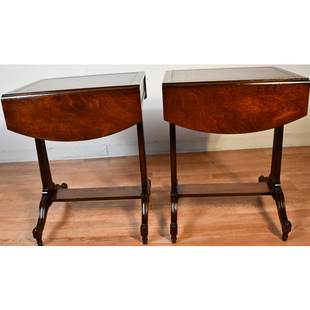 Wood 1930s Weiman Regency Mahogany & Leather Top Drop-Leaf Pembroke Side / End Tables For Sale - Image 7 of 12
