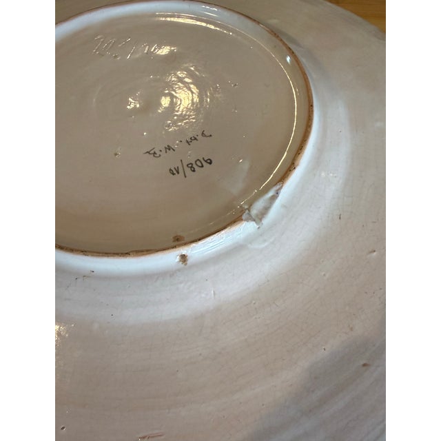 Mid 20th Century Large Italian Maiolica Charger – 16” Hand-Painted Deruta Style For Sale In Miami - Image 6 of 13