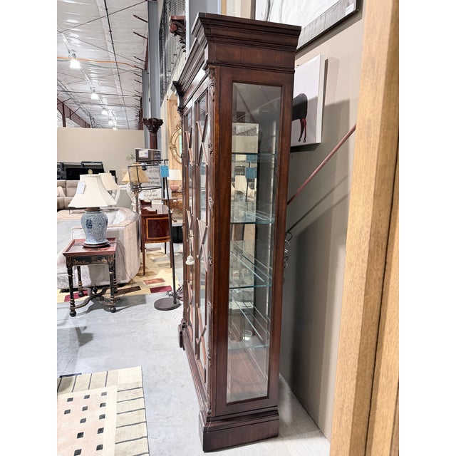 Late 20th Century Late 20th Century Henredon Georgian Style Mahogany Display Curio Cabinet For Sale - Image 5 of 12