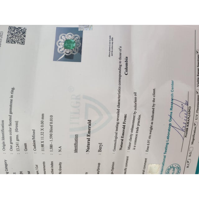 Natural zambian Emerald Certified Ring with Diamond and 18k Gold For Sale - Image 14 of 18