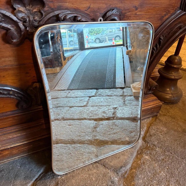 Gio Ponti 1950s Gio Ponti Style Mid-Century Modern Biscuit Shaped Brass Wall Mirror For Sale - Image 4 of 15