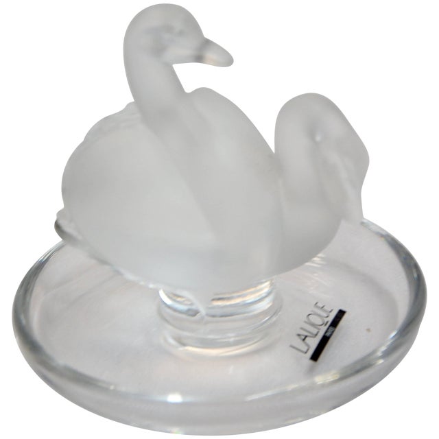 French Lalique Deux Cygnes Pair of Swans Clear and Satin Crystal Ring Dish For Sale