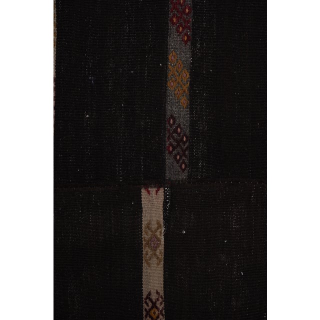 Mid-20th Century Handmade Turkish Flatweave Kilim Gallery Rug 9'5'' X 11'2'' For Sale - Image 9 of 10