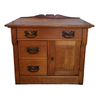 1900-1909 Tiger Oak Washstand For Sale