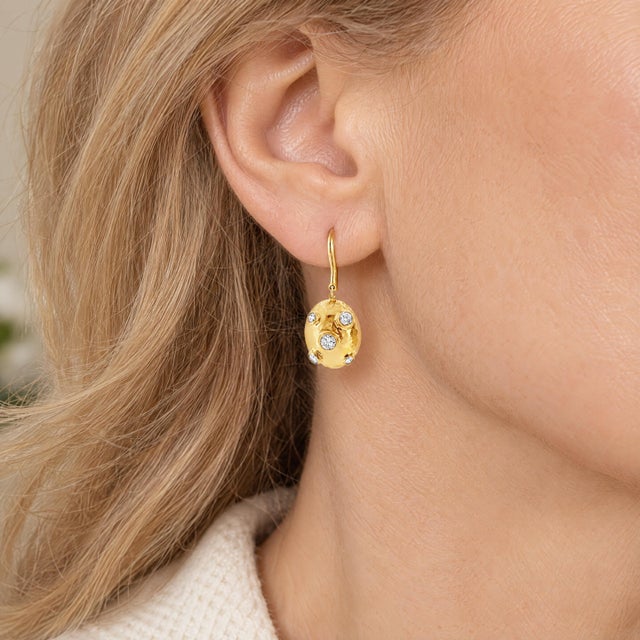 Early 21st Century 18k Hammered Finish Yellow Gold Diamond Dangle Earrings, Pair For Sale - Image 5 of 5