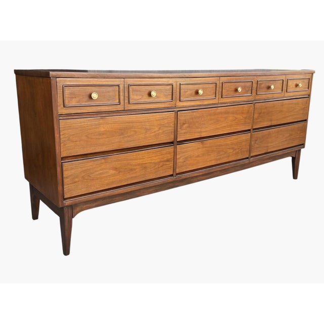Vintage 1960s Walnut MCM Dresser With Tapered Legs For Sale - Image 12 of 12