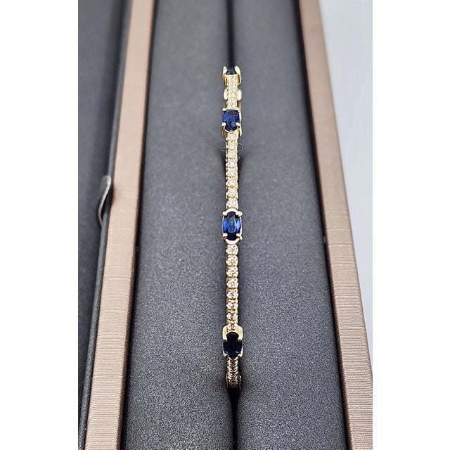 1.50 Ct Natural Sapphire & Diamond Flexible Bracelet in 14k Yg For Sale - Image 4 of 8