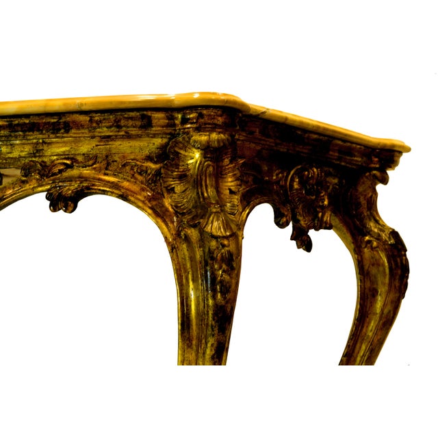 Early 18th Century Antique Louis XIV Italian Console Table with Carved Gilded Wood and Yellow Siena Marble, 18th Century For Sale - Image 5 of 9