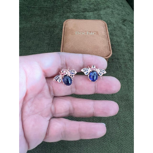 Metal Bochic “Orient” Blue Sapphire & Ruby Earrings Set In 18K Yellow Gold & Silver, 2 pieces For Sale - Image 7 of 10
