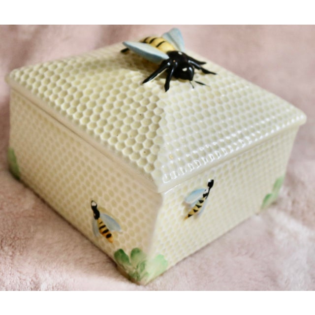 Crown Devon Bee Square Honeycomb Pot.